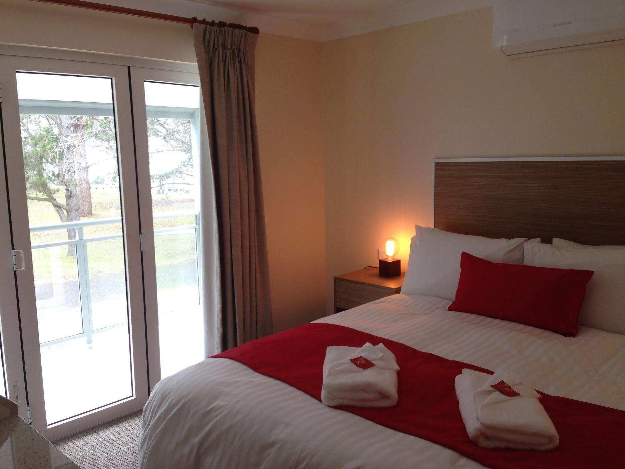 Jervis Bay Mariners Motel ฮัสกิสสัน ภายนอก รูปภาพ